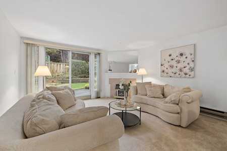 5575 Patterson Avenue #11 Burnaby, BC V5H 2M6