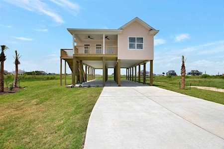 18034 Shaman Dr Galveston, TX 77554