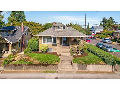 3234 SE Cesar E Chavez Blvd Portland, OR 97202