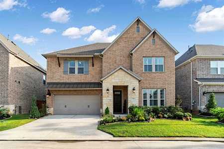 106 Chatsworth Ln Shenandoah, TX 77384