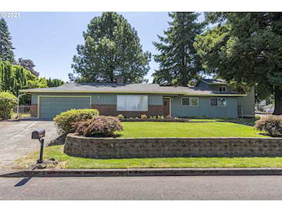 9901 NE 15th St Vancouver, WA 98664