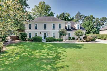 2570 Chestea Dr NE Marietta, GA 30066