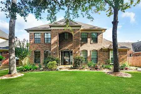 2120 Shadow Bay Circle League City, TX 77573