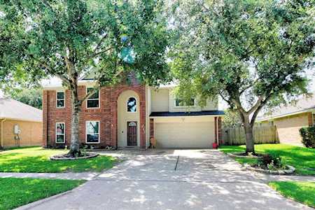 635 Bay Oaks Dr Kemah, TX 77565
