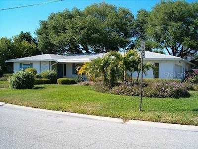 10304 Sandpiper Rd W Bradenton, FL 34209