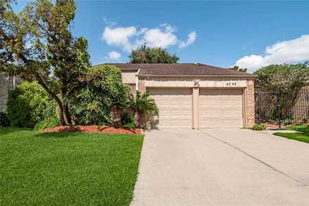 4242 Yupon Ridge Dr Houston, TX 77072