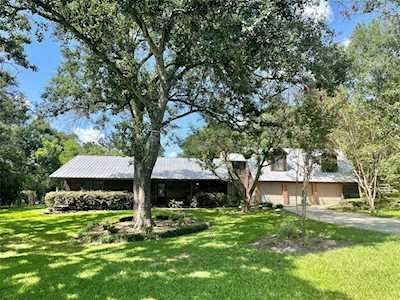 10262 Lewis Creek Circle Willis, TX 77318