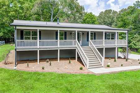 4968 Moores Mill Ln Waleska, GA 30183
