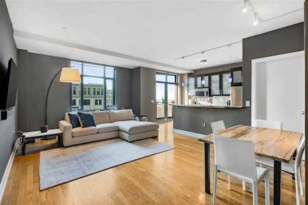 105 Greene St #906 Jersey City, NJ 07302