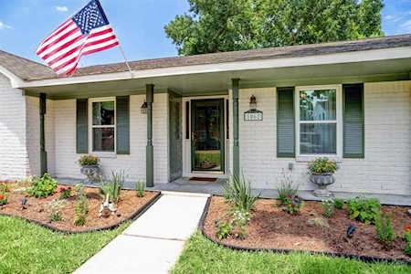 1062 Del Norte St Houston, TX 77018