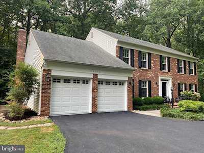 12002 Saint Helena Dr Oakton, VA 22124