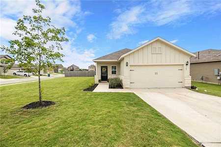 367 Thornless CIR Buda, TX 78610