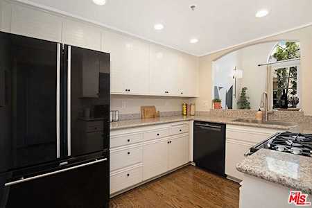 930 N Doheny Dr #415 West Hollywood, CA 90069