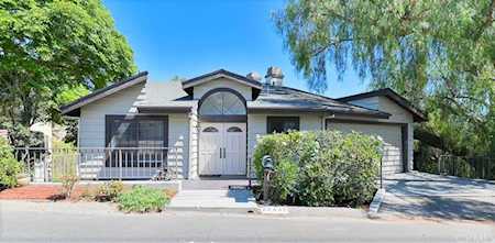 22445 Maycotte Rd Woodland Hills, CA 91364