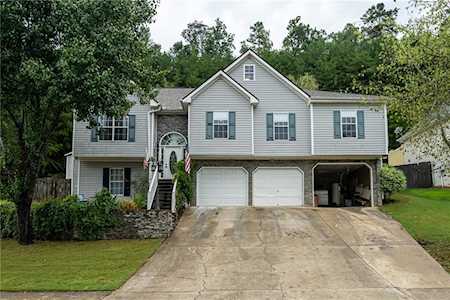 1066 Whispering Woods Dr Canton, GA 30114