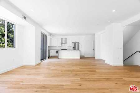 1060 S Bronson Ave #6 Los Angeles, CA 90019