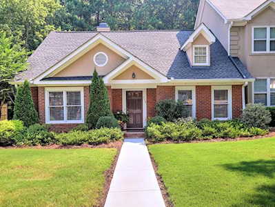 738 Olde Towne Ln Marietta, GA 30068