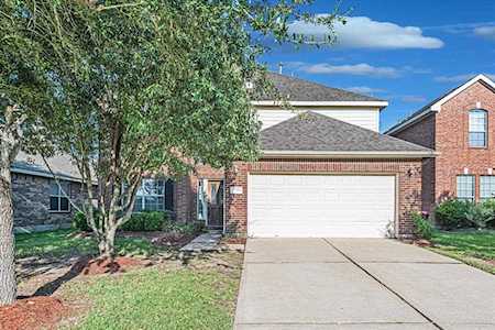 6834 Great Oaks Shadow Dr Houston, TX 77083