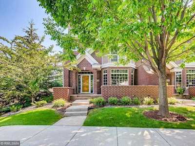 10774 Falling Water Lane Woodbury, MN 55129