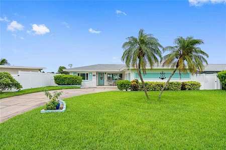 11105 6th St E Treasure Island, FL 33706