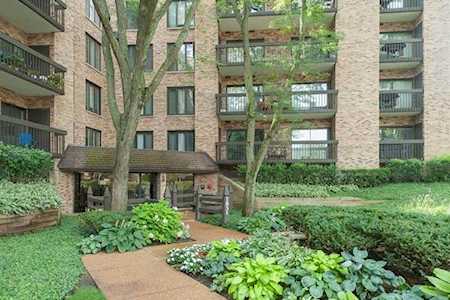 1831 Mission Hills Rd #409 Northbrook, IL 60062