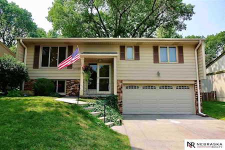 14627 Walnut Grove Dr Omaha, NE 68137