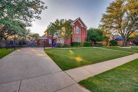 6704 Carriage Lane Colleyville, TX 76034