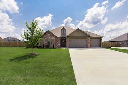 705 Valley Ln Springdale, AR 72762