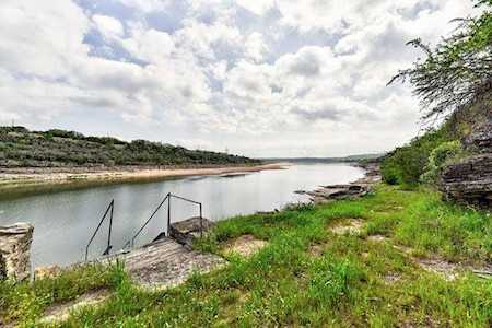 535 Flying X RD Spicewood, TX 78669