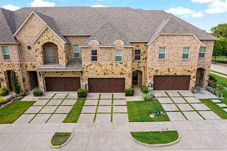 2713 Creekway Drive Carrollton, TX 75010