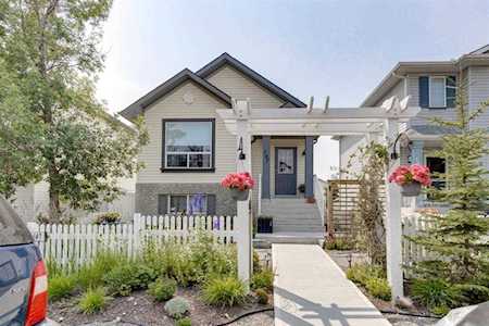 147 Arbour Stone Place NW Calgary, AB T3G 5E7