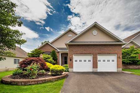 11 Cheshire Way Loudonville, NY 12211