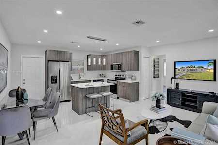 2501 Rodman St Hollywood, FL 33020