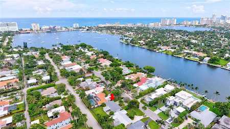 1031 N Northlake Dr Hollywood, FL 33019