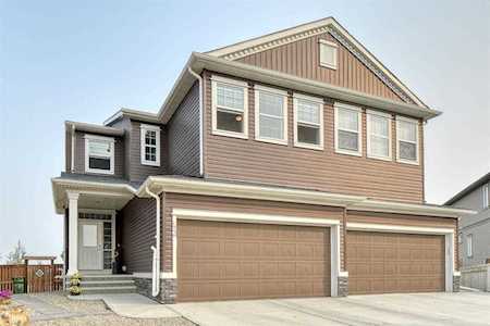43 Evansglen Ct NW Calgary, AB T3P 0P2