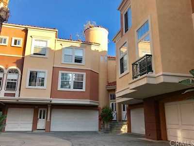 11 Cetinale Aisle Irvine, CA 92606