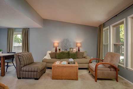 3046 S Barnes Ave Springfield, MO 65804