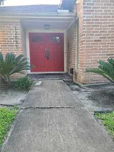 12054 Sugar Springs Dr Houston, TX 77077