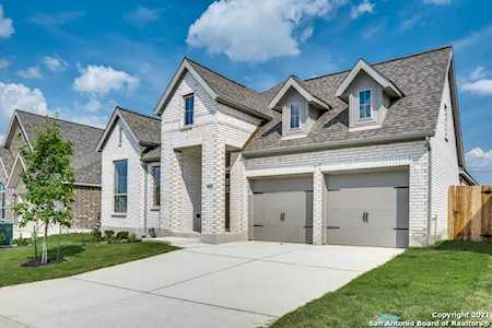 9122 War Wagon Ln San Antonio, TX 78254