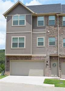 266 Slopeside Dr Fayetteville, AR 72704