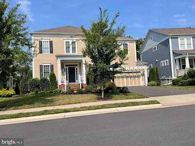24675 Black Willow Dr Aldie, VA 20105