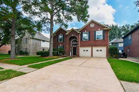 16318 Battlecreek Dr Houston, TX 77095