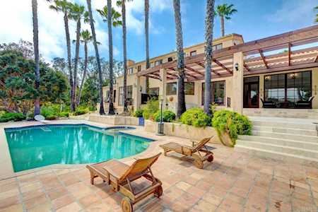 14545 Calle Carla Rancho Santa Fe, CA 92067