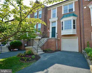 7515 Collins Meade Way Alexandria, VA 22315