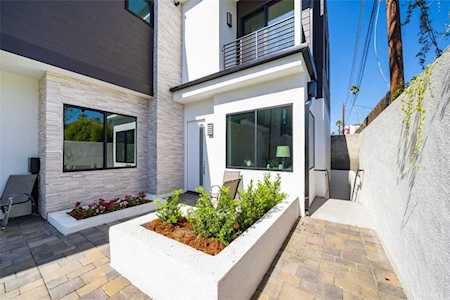 165 N Sierra Bonita Ave #6 Pasadena, CA 91106