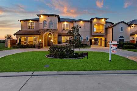 11107 E Elm Creek Falls Ct Cypress, TX 77433