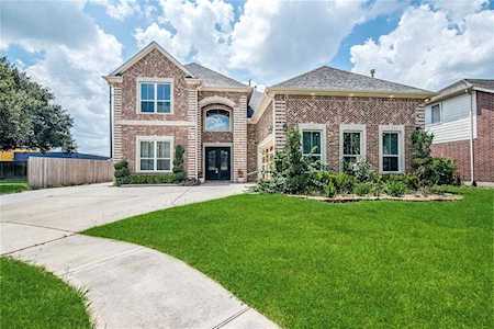 19207 Twin Buttes Dr Tomball, TX 77375