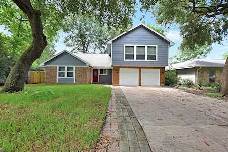 9611 N Weatherwood Drive Dr Houston, TX 77080