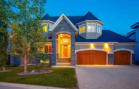 37 Aspen Ridge Terrace SW Calgary, AB T3H 0P1