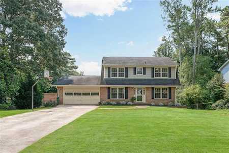 4692 Kenneth Dr Lilburn, GA 30047